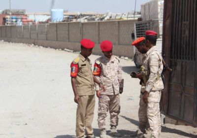 التوجيه المعنوي للشرطة العسكرية يتفقد مواقع الكتيبة الثالثة بالمكلا