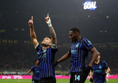 إنتر ميلان يتصدر الدوري الإيطالي بثنائية في لاتسيو