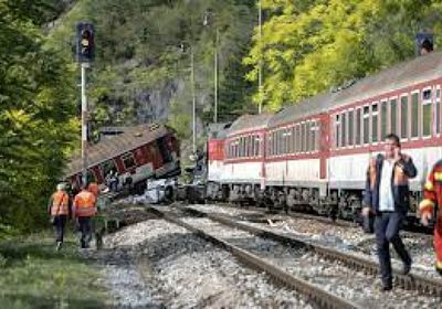 تفاصيل إصابة عشرات الركاب في اصطدام قطارين في سلوفاكيا