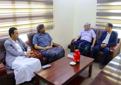 رئيس الجمعية الوطنية يتابع جهود رعاية أسر شهداء حضرموت