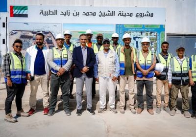 محافظ عدن يتفقد مشروع مدينة الشيخ بن زايد الطبية