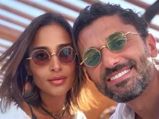 رسمياً.. كريم محمود عبد العزيز يعلن انفصاله عن زوجته