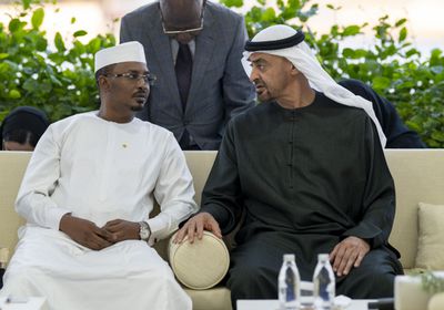 محمد بن زايد ورئيس تشاد يبحثان علاقات التعاون بين البلدين