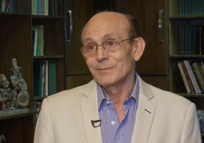 الرئيس المصري يوجّه بمتابعة الحالة الصحية للفنان محمد صبحي