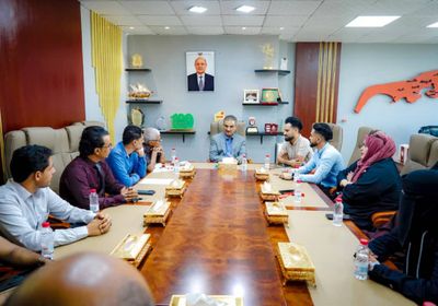 لملس يتابع ترتيبات تنظيم مهرجان عدن للشعوب