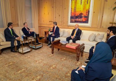 وزير الخارجية الإماراتي يلتقي سكوت بيسينت في نيويورك