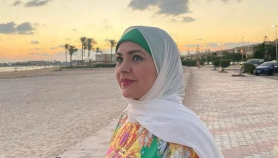 منال عبد اللطيف تعود للساحة الفنية بعد 12 عامًا من الغياب وتظهر بدون حجاب