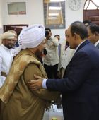 محافظ حضرموت يزور الحبيب عمر بن حفيظ