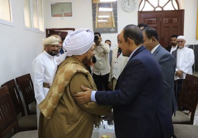 محافظ حضرموت يزور الحبيب عمر بن حفيظ