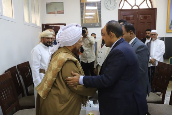محافظ حضرموت يزور الحبيب عمر بن حفيظ