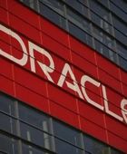 تحالف من 20 بنكاً يقرض أوراكل 18 مليار دولار