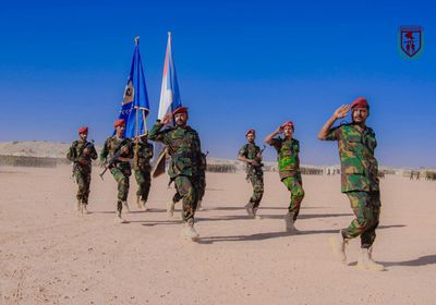 عرض عسكري لخريجي اللواء الثامن بقوات دفاع شبوة