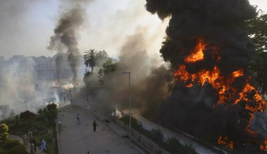 مقتل 5 أشخاص جراء انفجار مصنع للألعاب النارية في باكستان