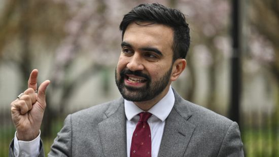 ممداني يطالب بمقاطعة "ستاربكس"