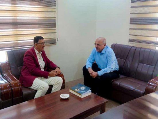 الكثيري يطلع على سير العمل بمكتب الشؤون الاجتماعية في ساحل حضرموت