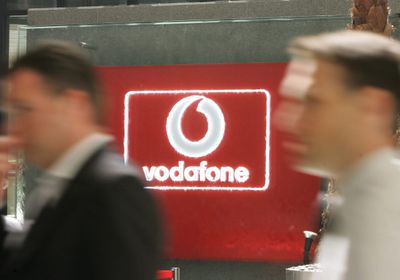 "فودافون" تعلن أول زيادة في توزيعات الأرباح منذ 8 سنوات