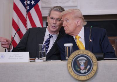 وزير الخزانة الأمريكي يتعهد بمكاسب حقيقية لـ "العمال" في عهد ترامب