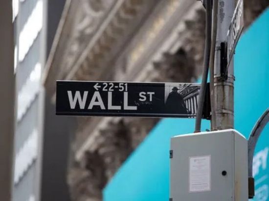 "يو بي إس" تتوقع وصول مؤشر "إس آند بي" إلى 7500 نقطة