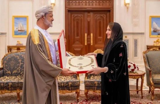 تقديراً لجهودها.. سلطان عمان يمنح السيدة الجليلة وسام الشرف الأعظم
