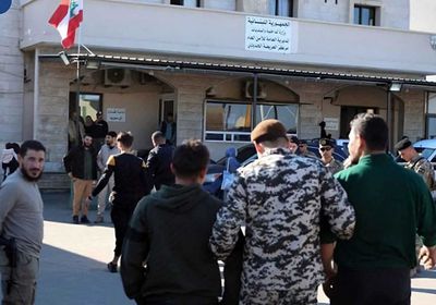 سوريا تسلم 17 شخصًا إلى لبنان