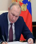 الرئيس الورسي يقلد نائب وزير الخارجية المصري وسام الصداقة