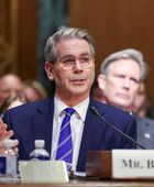 بيسنت يتوقع تحسناً اقتصادياً ملموساً مطلع العام المقبل