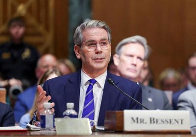 بيسنت يتوقع تحسناً اقتصادياً ملموساً مطلع العام المقبل