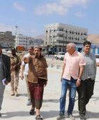 محافظ حضرموت يتفقد المرحلة الثانية من مشروع تطوير خور المكلا
