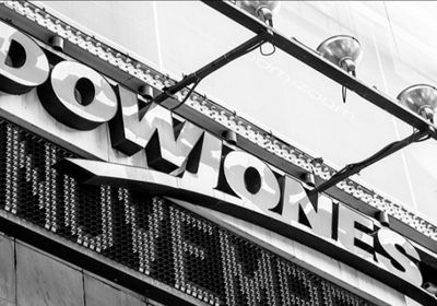 داو جونز ينخفض بنسبة 1.07%