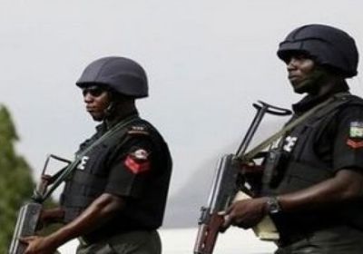 الرئيس النيجيري يعلن مقتل ضابط بواسطة داعش