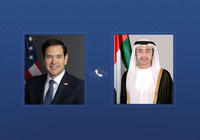 وزير الخارجية الإماراتي يجري اتصالاً هاتفياً مع نظيره الأمريكي