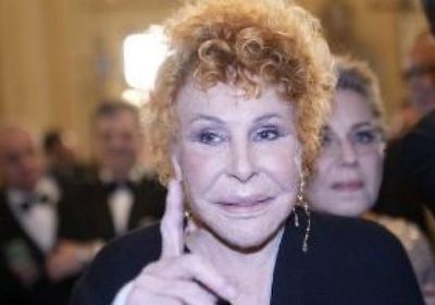 وفاة المغنية الإيطالية أورنيلا فانوني عن 91 عاما