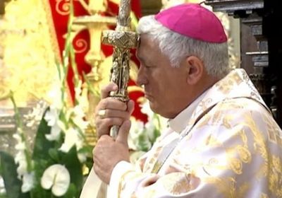 بابا الفاتيكان يقبل استقالة أسقف إسباني