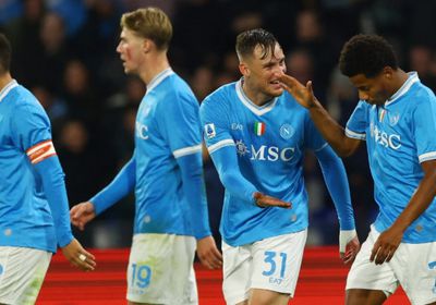 نابولي يهزم أتالانتا بثلاثية في الدوري الإيطالي