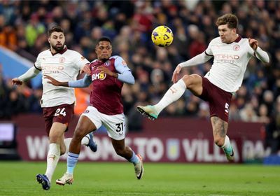 ثنائية روجرز تدفع فيلا إلى المراكز الأربعة الأولى في دوري إنجلترا