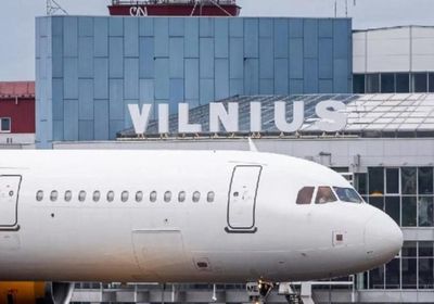 رصد مناطيد.. إغلاق حركة الطيران لمطار فيلينوس الدولي