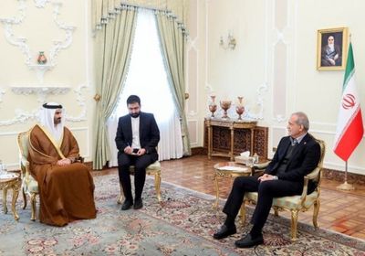 سفير الإمارات يقدم أوراق اعتماده إلى الرئيس الإيراني
