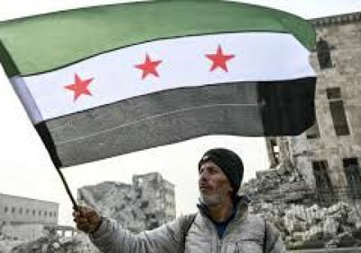 الآلاف يتظاهرون في سوريا احتجاجًا على اعتداءات طالت الأقلية العلوية