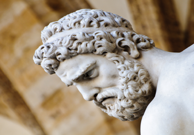 باحثون يعثرون على تمثال خشبي للأسطورة "هرقل" بإسبانيا