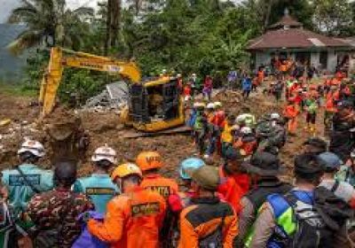 مقتل ثمانية أشخاص في إندونيسيا بفيضانات وانزلاقات تربة