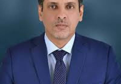 باكريت يشيد باستثمار الإمارات مليار دولار بالطاقة في عدن