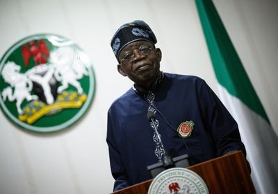 الرئيس النيجيري يعلن فرض حالة الطوارئ في أنحاء البلاد