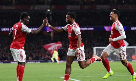 أرسنال يتخطى بايرن ميونخ بثلاثية