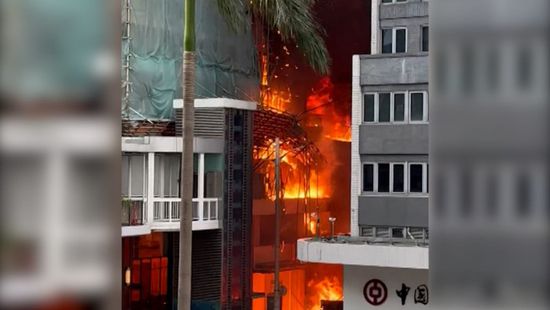 مصرع 40 شخصًا وإصابة 45 في حريق ضخم بهونغ كونغ