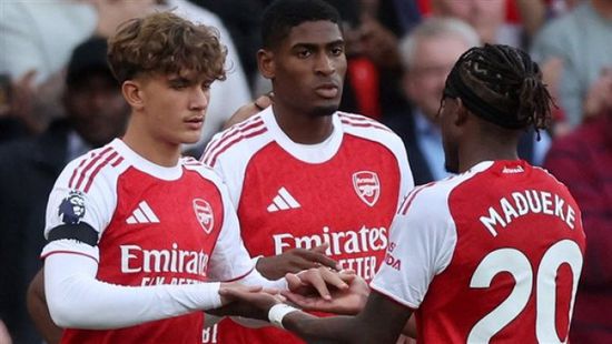 مونيوز لاعب وسط أرسنال أصغر لاعب سنًا يشارك بمباراة بدوري الأبطال