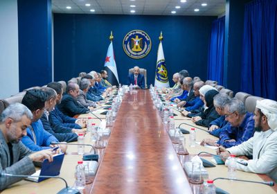 الرئيس الزُبيدي يكلف هيئات "الانتقالي" بمواصلة مسار الحوار الجنوبي