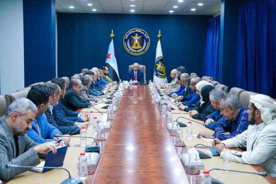 الرئيس الزُبيدي يكلف هيئات "الانتقالي" بمواصلة مسار الحوار الجنوبي