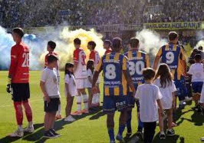 إيقاف رئيس إستوديانتيس الأرجنتيني وفريقه بسبب رفض تشكيل ممر شرفي