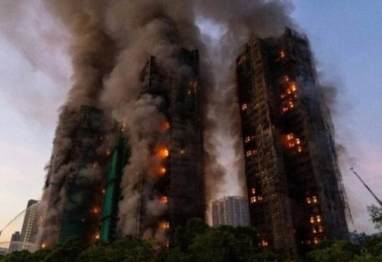 ارتفاع حصيلة الحريق في هونغ كونغ إلى 128 قتيلًا