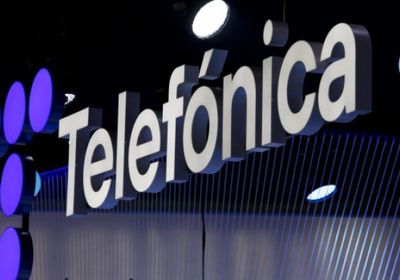 "تليفونيكا" تقترح تسريح 5040 موظفًا في إسبانيا لخفض التكاليف